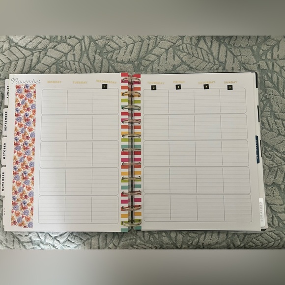 🎄🌟 Christmas Special 🌟🎄
Big Teacher Happy Planner - Picture 3 of 6